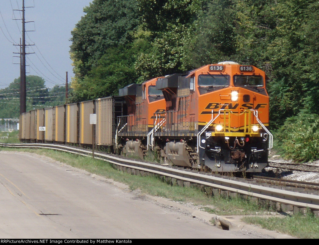 BNSF 6136